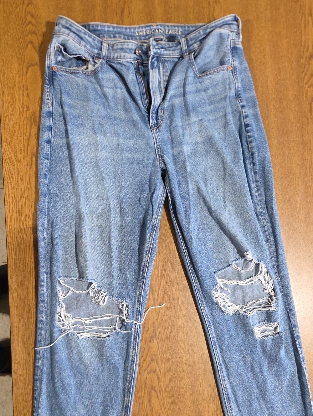 American Eagle Outfitters Light Blue Distressed Boyfriend Jeans